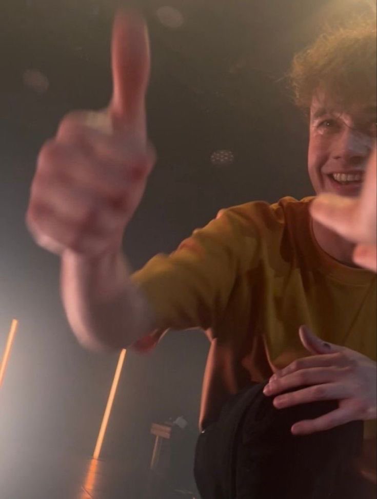 tauntbur tweet media