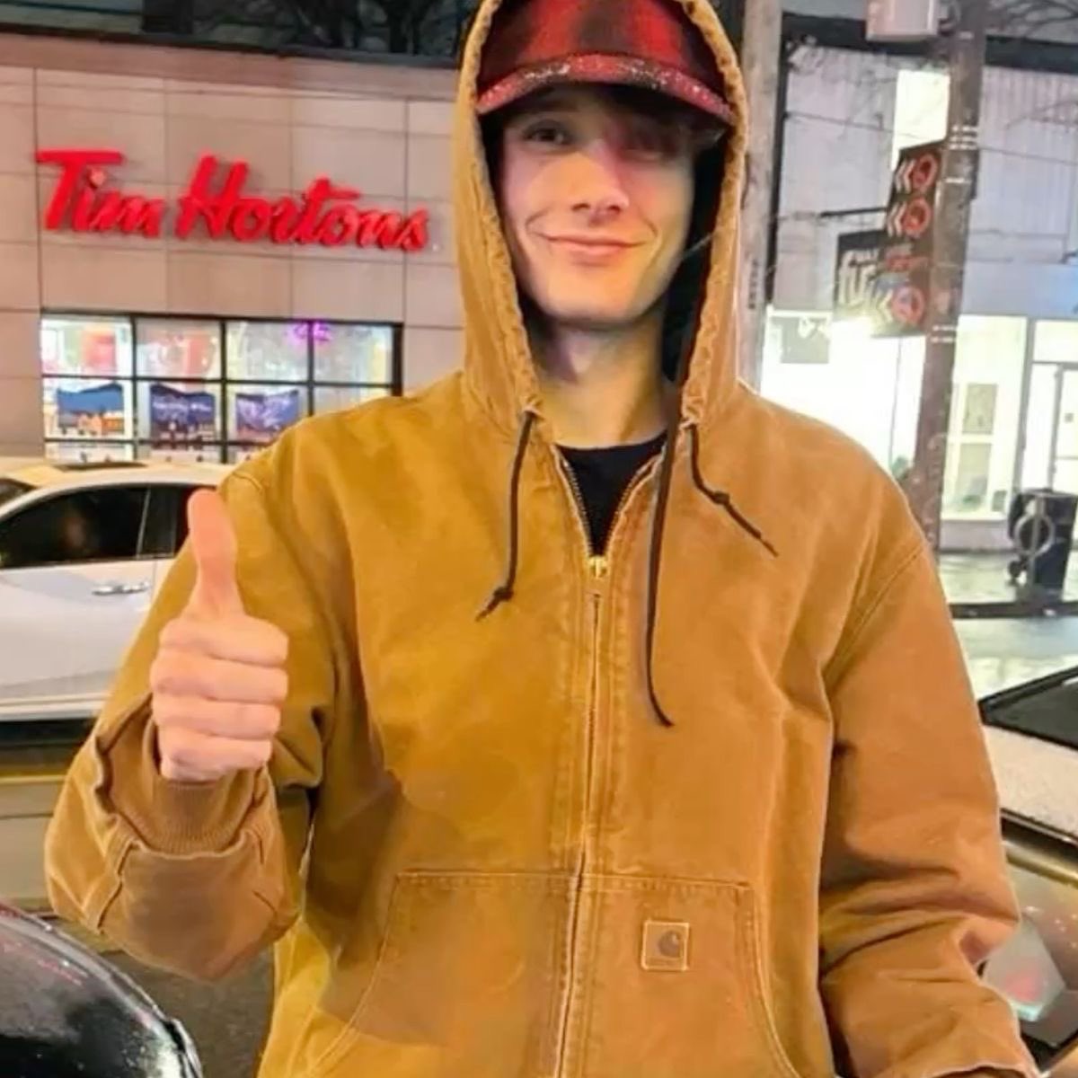 tauntbur tweet media