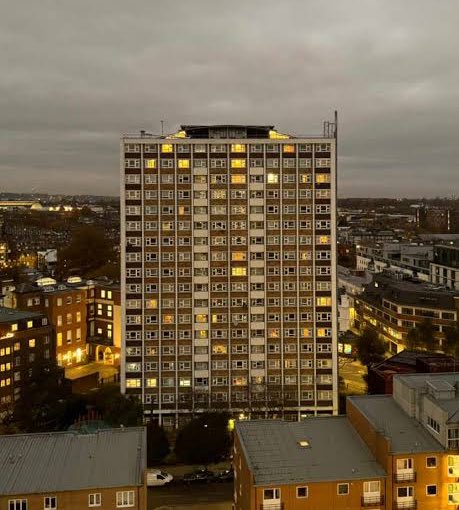 No Context Brits tweet media