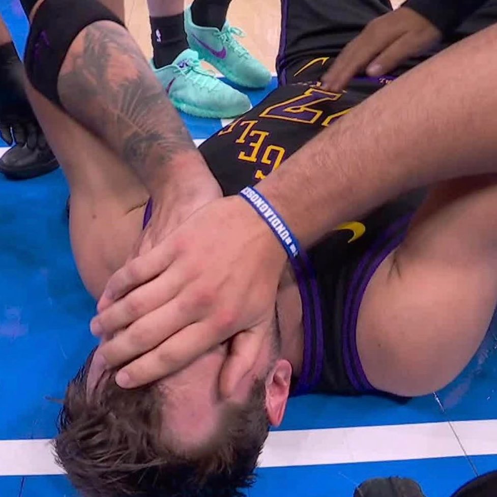 Globallensport's tweet image. 🚨 Luka Doncic suffered a Grade 2 hamstring strain 

Normal recovery time is 4-8 weeks 💔