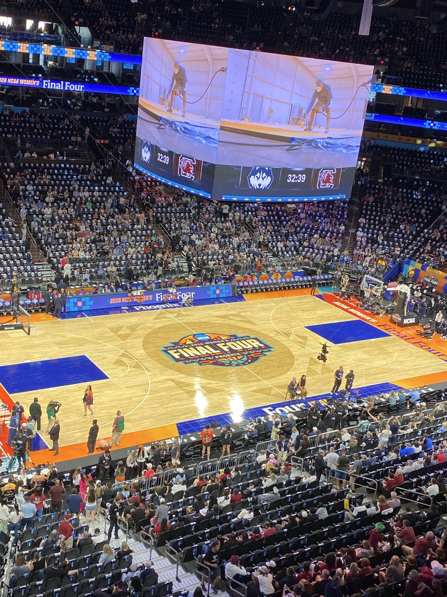 Bobby_Voiceover's tweet photo. In the building for first ever Final Four experience!! #UConn #SouthCarolina #UCLA #Texas #WomensFinalFour https://t.co/wUbVKfz9zM