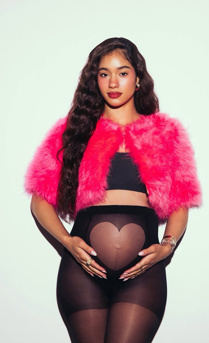 Bodega Baddie tweet media