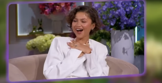 EliteDaily's tweet photo. zendaya fangirling over olandria's personal message to her, this is EVERYTHING TO ME!!! https://t.co/iUMhQZouWA