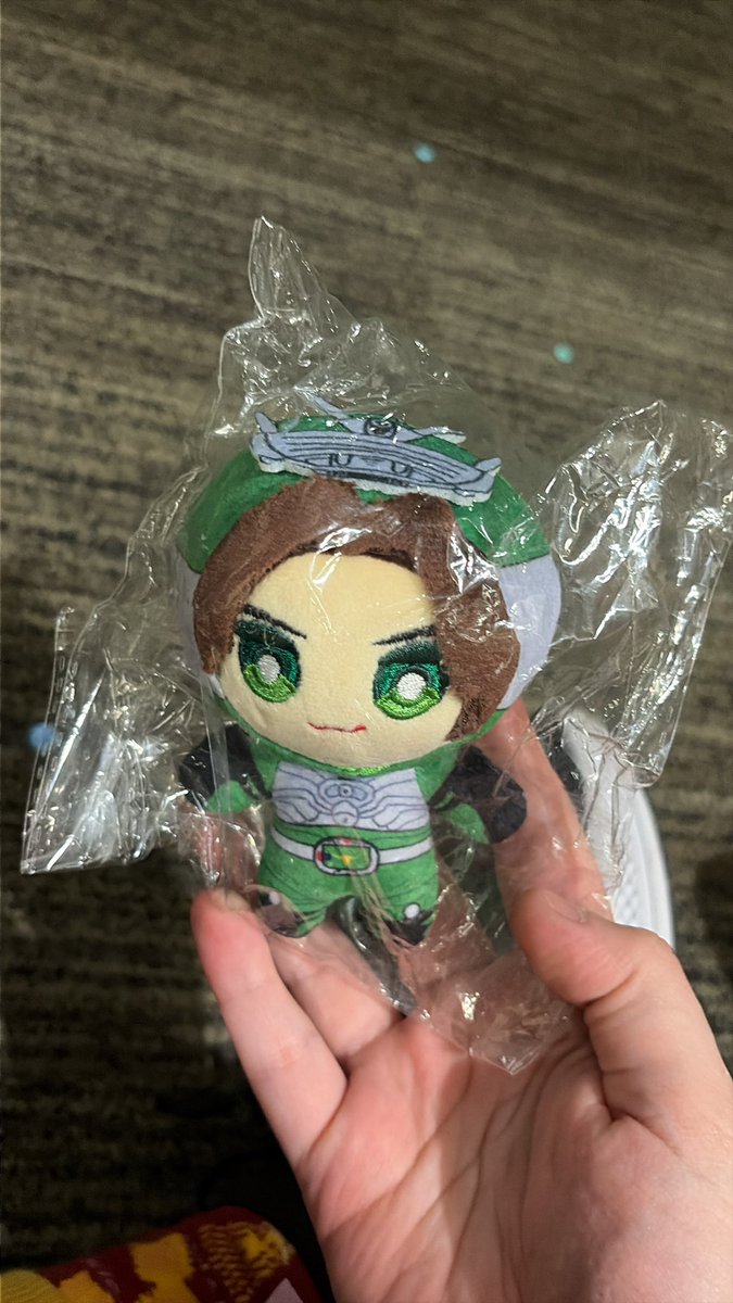 if you're at sakuracon and you have tokumerch lmk i'll give u a chud :)
