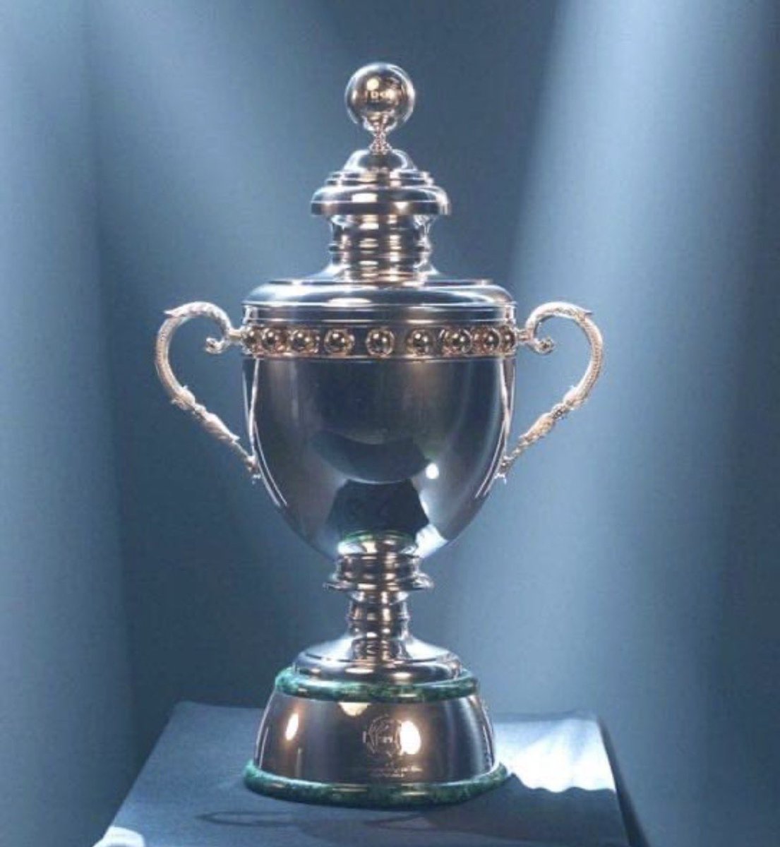 متصدره دوري روشن tweet media