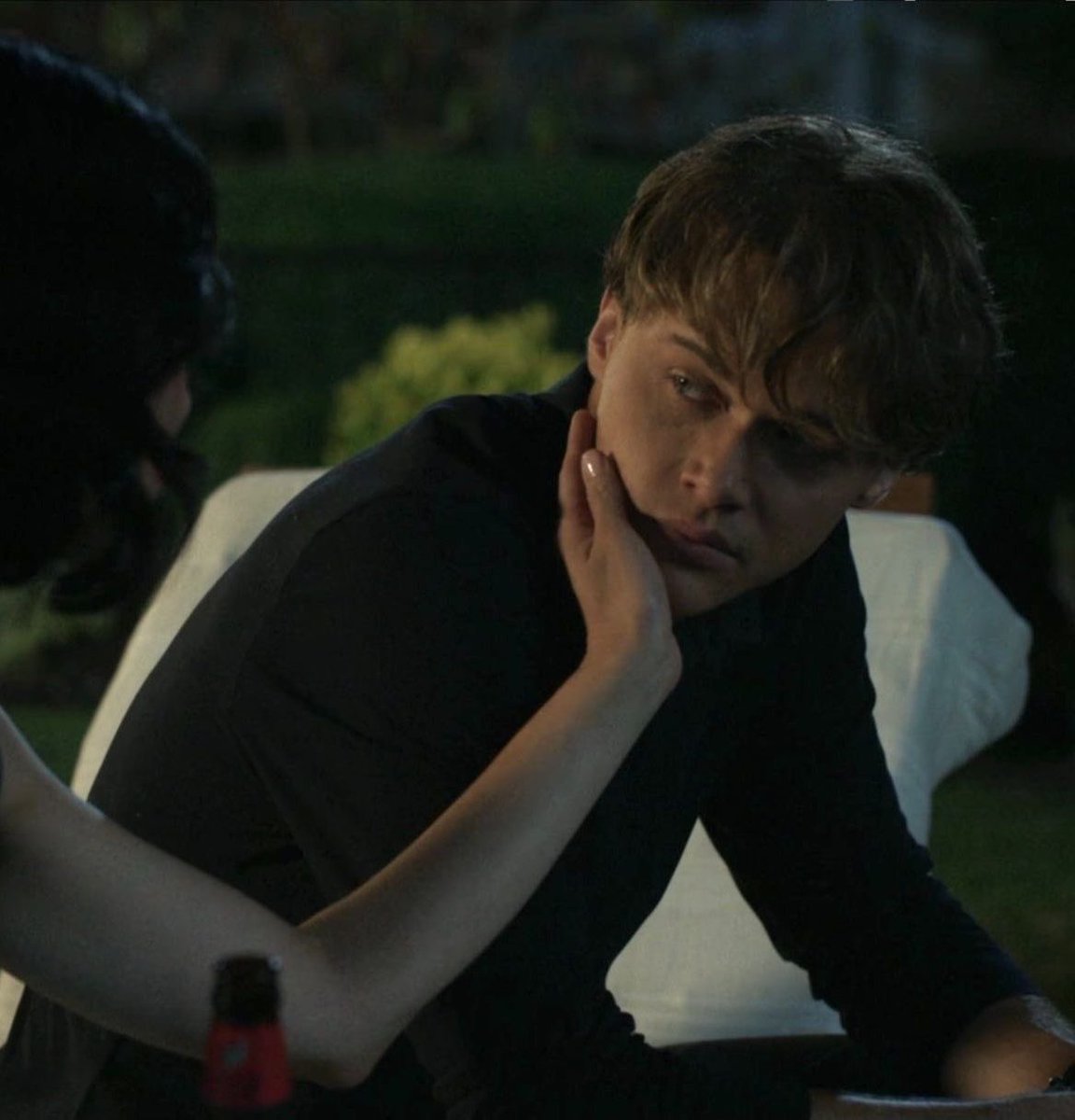 Joan talked with Harry | tweet media