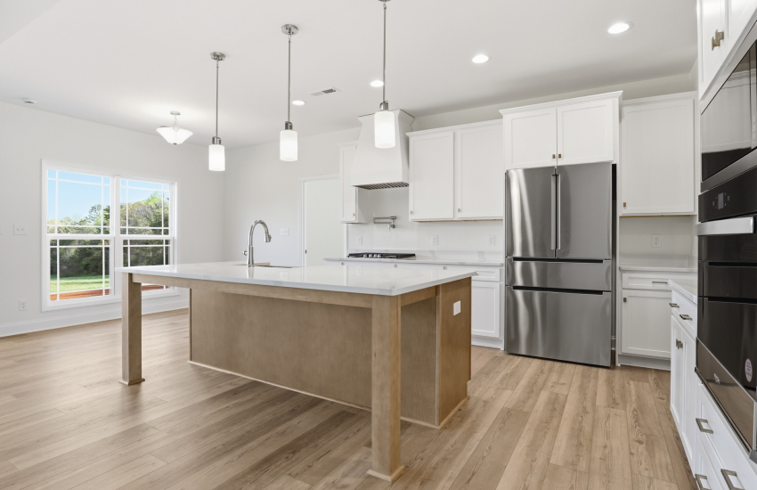 thehomeplace's tweet image. 4 Beds · 3.5 Baths · 2,745 SF - white board-and-batten, cedar gable accents, floor-to-ceiling stone fireplace, custom range hood, double wall ovens, natural wood island. The Brookwood Modern Farmhouse in Statesville, NC. 🏡
#CustomHome #ModernFarmhouse #StatesvilleNC #OnYourLot