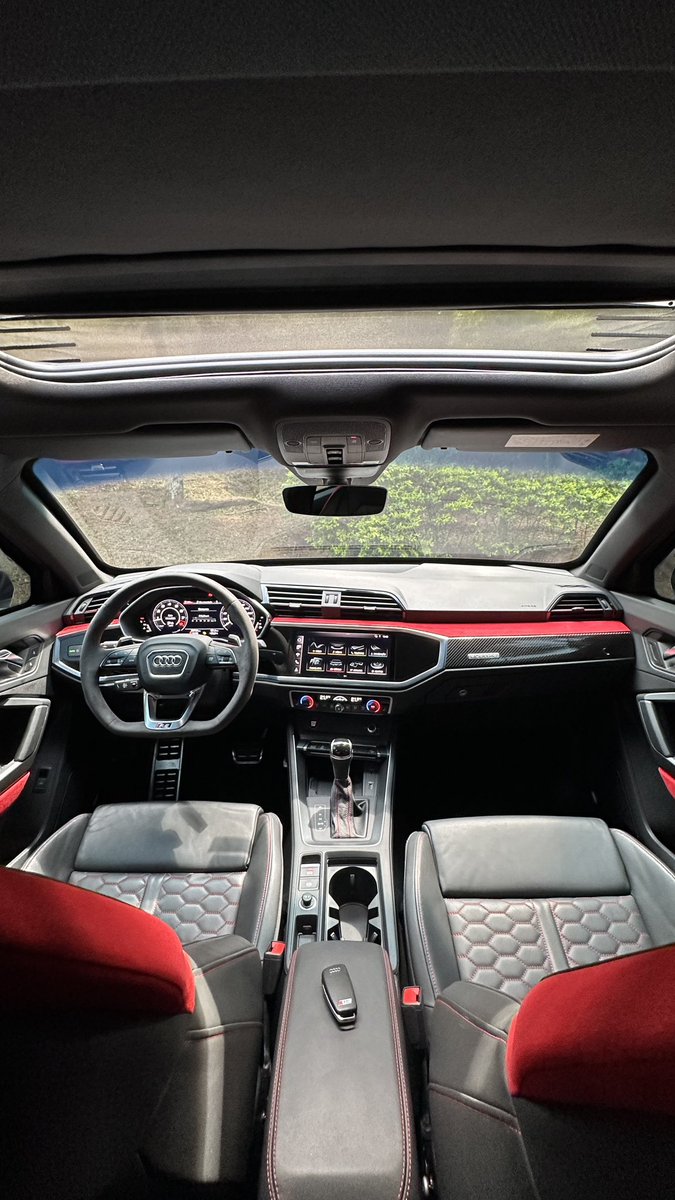 TheVaultCars's tweet photo. Um SUV que passou pelo tratamento RS!Audi RSQ3!

Um 2.5L TFSI 5cil. de 400cv, perfeito para enfrentar o uso diário sem abrir mão de esportividade!

Dados básicos:

Audi RSQ3
Ano: 2020/2021
KM: 29.800km

Caso tenha interesse, nos contate via DM ou no telefone (11)97417-9911. https://t.co/GciwEX8nw3