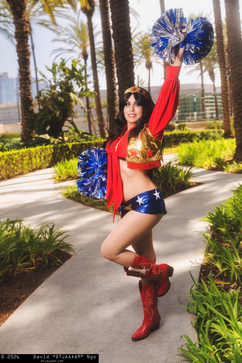 KhainsawCosplay's tweet image. Dallas Cowboys cheerleader Wonder Woman at #wondercon? Photo by @DTJAAAAM