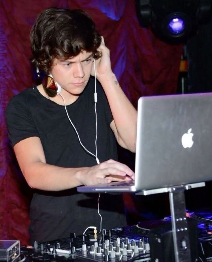 gia 🪩 tweet media