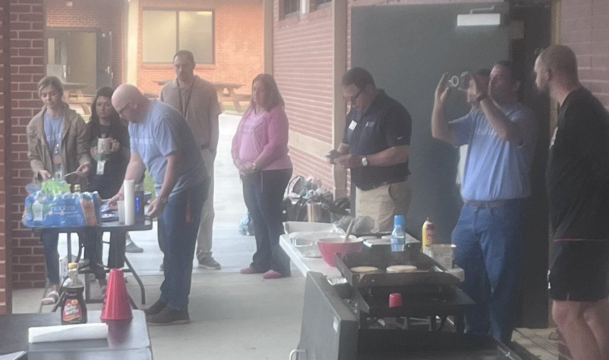 ScottyWHattaway's tweet photo. Great Good Friday morning at ECI this morning!
#GoodFriday
#SundaysComing
#EastGAFCA
#EmanuelCountyFCA
#DisciplesMakingDisciples https://t.co/0KHZbISP6S