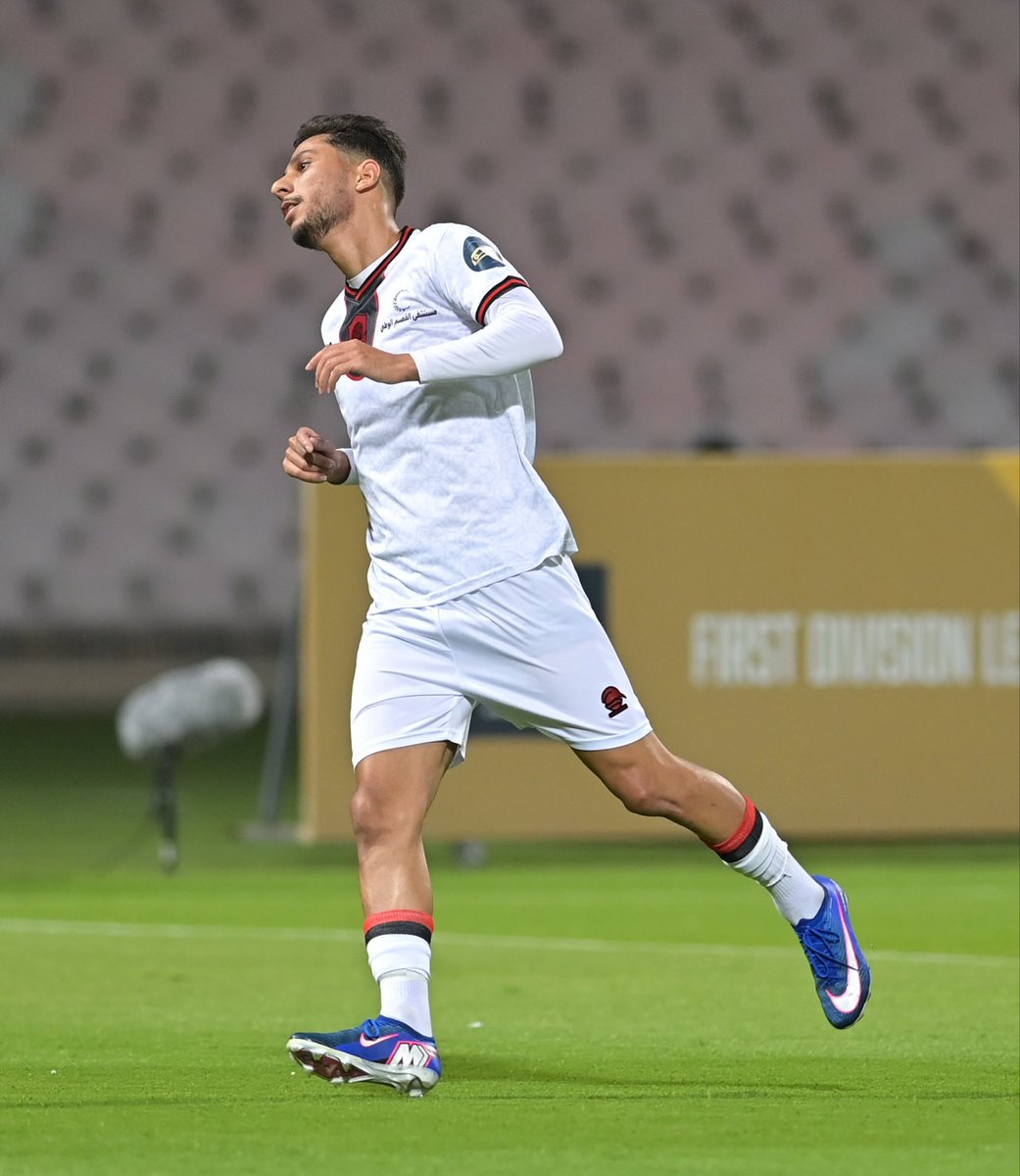 فرحة الهدف الاول❤️😍

#الرائد
#مدرج_الرائد