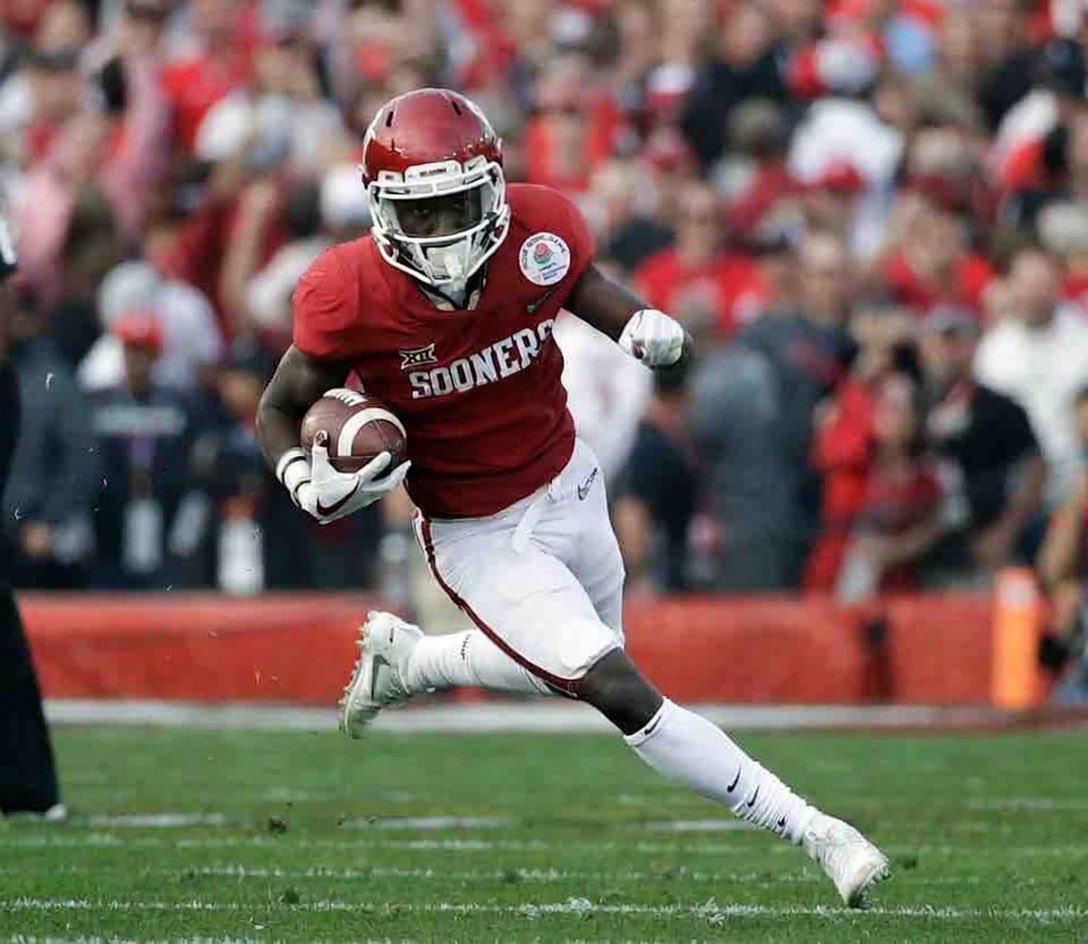 College Football Zone tweet media