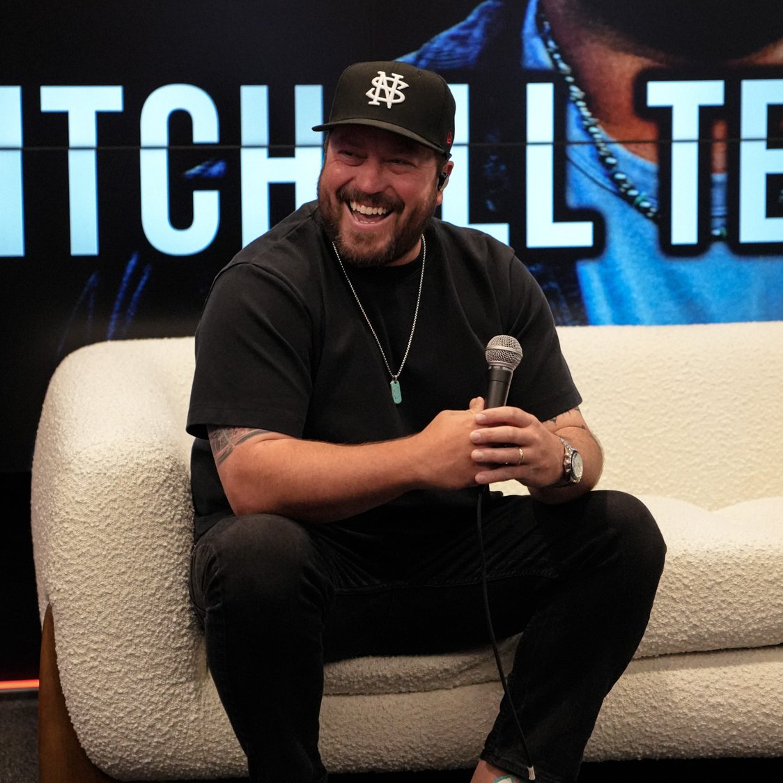 bobbybonesshow's tweet photo. He's about to be a dad &amp; he has a new song out "Speed Of Light," @m10penny is here!

listen live: https://t.co/UNMHue0SoM https://t.co/EfOT0V5m4Z