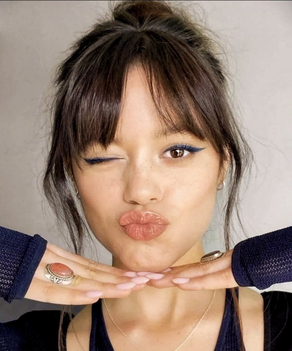 HollywoodFaces tweet media