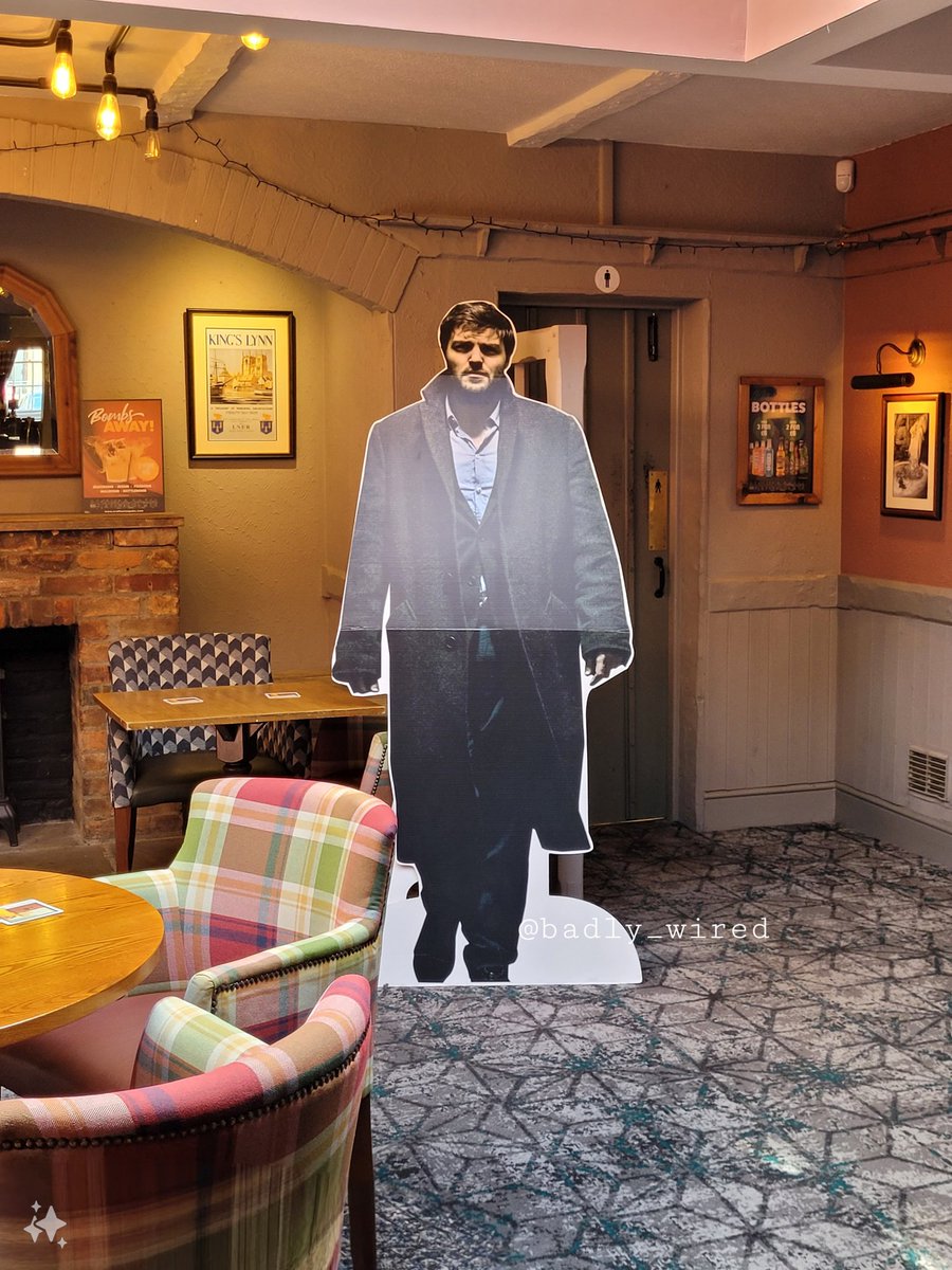 BadlyWiredLamp tweet media