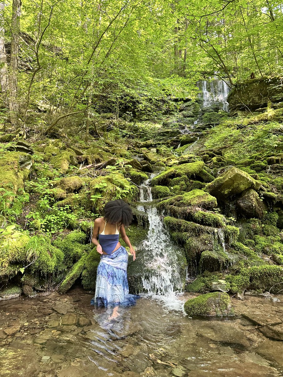 princess of saturn 🪐 tweet media