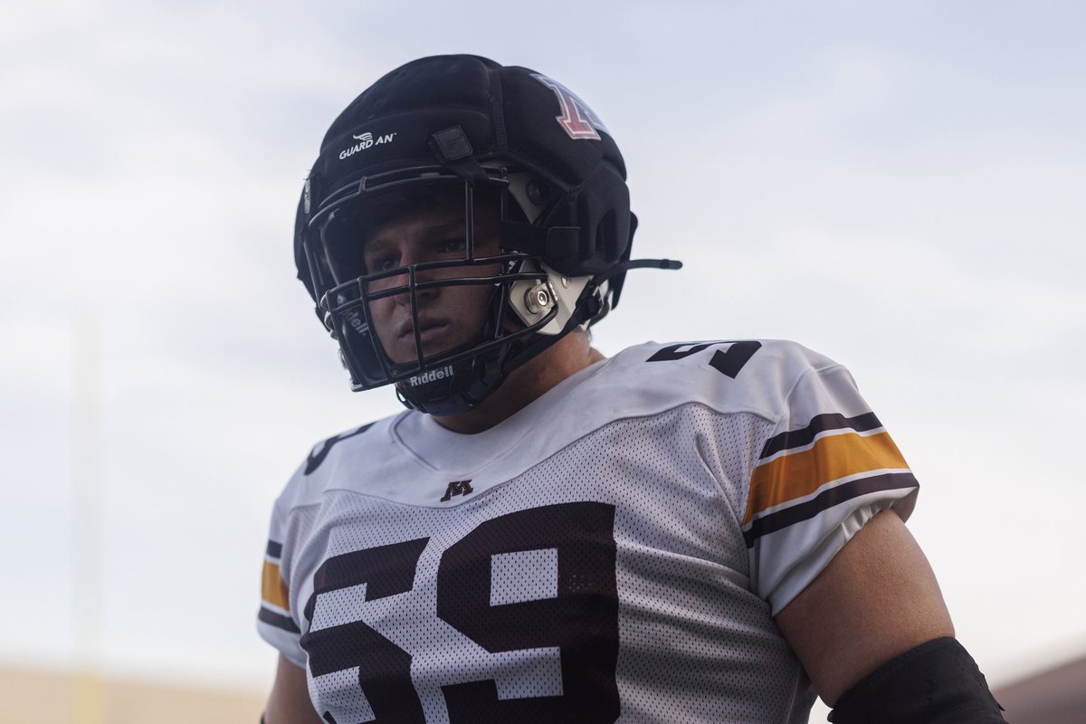 GopherFootball's tweet photo. Spot the ball 🏈😤

#RTB #SkiUMah #Gophers https://t.co/Aakqe2UE6U