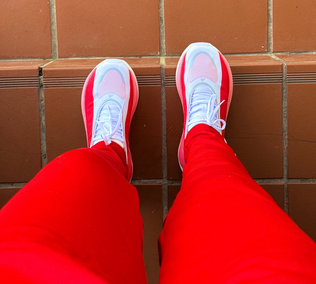 Auntydiski's tweet photo. ///
Just stepped up my game with the new Adidas Hyper Boost Edge 👟🔥 Comfort meets speed 🌪️. #adidas #Hyperboostedge https://t.co/VcPThA2mNX