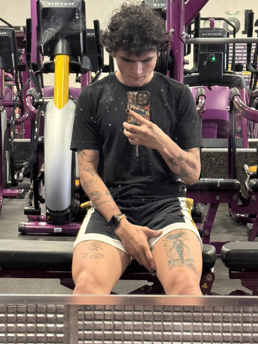 solarmoon28's tweet photo. Gym c: https://t.co/qFZY8f9JcD