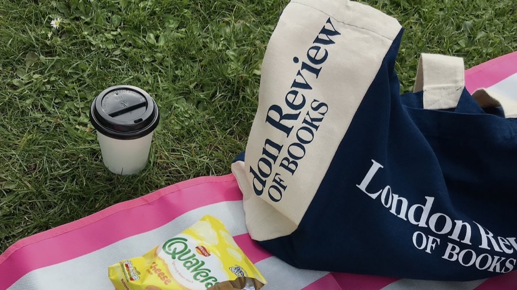 까눌레 tweet media