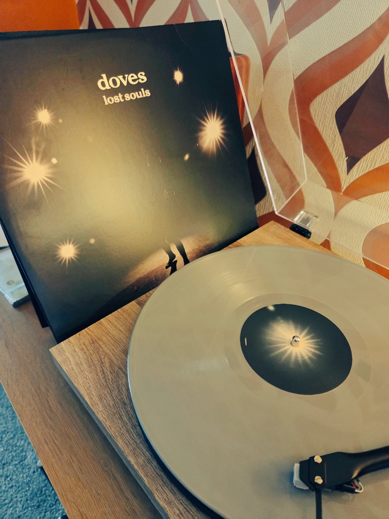 Userselon192's tweet photo. An absolute classic. 
#Doves #LostSouls https://t.co/kIfNeO2mlH