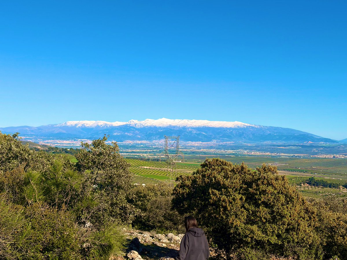 Granada_Meteo's tweet image. #SierraNevada desde el Poniente Granadino! Se puede observar la cantidad de nieve que hay en las cumbres más altas, todo desde Parapanda en Alomartes #Granada #ViernesSanto #SemanasantaGranada