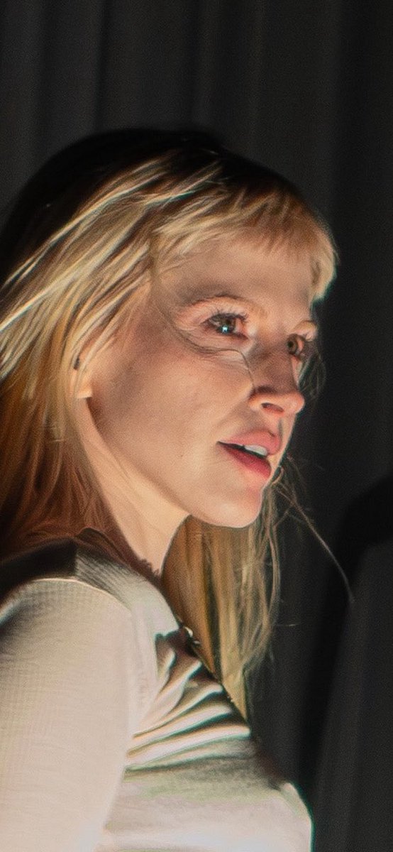 TELLMEWHORE's tweet photo. a hayley só pode ser alucinação pq juro impossivel a beleza dessa mulher https://t.co/mPNnH4rw7R