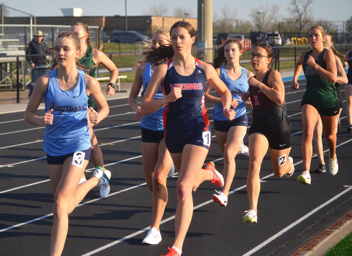 peterson_rick's tweet photo. . @TopsportsN's Shawnee County 2026 girls track and field athletes to watch. @RuralTF @SeamanTrack @SilverLakeEagle @RossvilleDawgs @T_HighAthletics @HaydenHigh ...
https://t.co/v2mrnhjNF4 https://t.co/OmVBzVdcbw