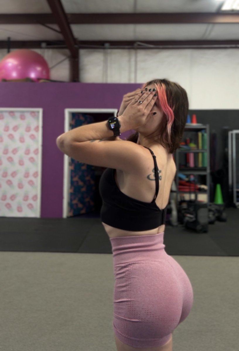 ripplepixie's tweet photo. Happy Friday 🌸 Throw on the gym fit gurl and get your ass to the gym 💋 https://t.co/QNSqinLoNf