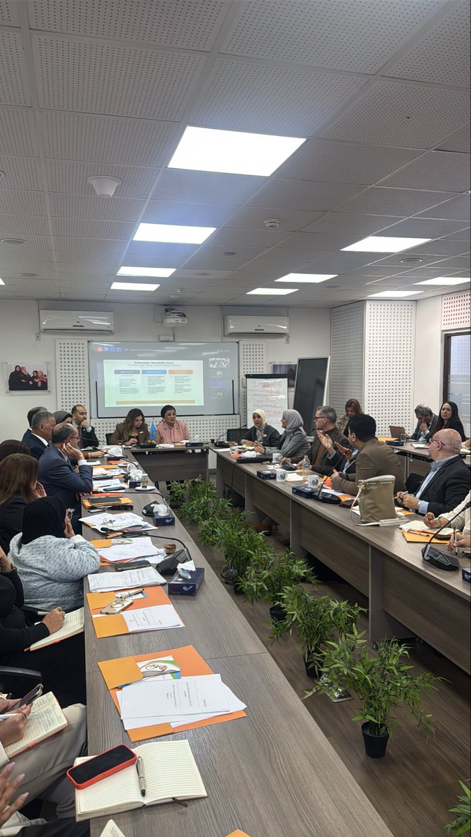 UnfpaEgypt's tweet photo. This roundtable meeting focused on addressing  bottlenecks facing #womeninegypt to access #familyplanning services. Our key joint goal is to ensure safe, cost-effective and quality access across the country. #SRHEgypt https://t.co/LVzM5ZPlYZ