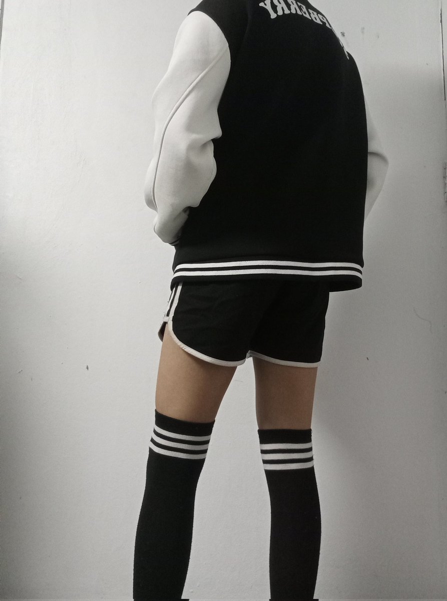 t_kan35561's tweet photo. 🖤 Black~ And white~ 🤍 #femboy #seva https://t.co/SPClrFYWoD
