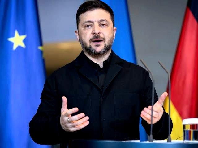 's tweet image. #Ukraine: Le président ukrainien a annoncé vendredi avoir invité les émissaires américains chargés de négociations à #Kiev, à faire de leur possible pour relancer les pourparlers avec Moscou dans le cadre d'une réunion trilatérale au niveau des groupes techniques, selon le média