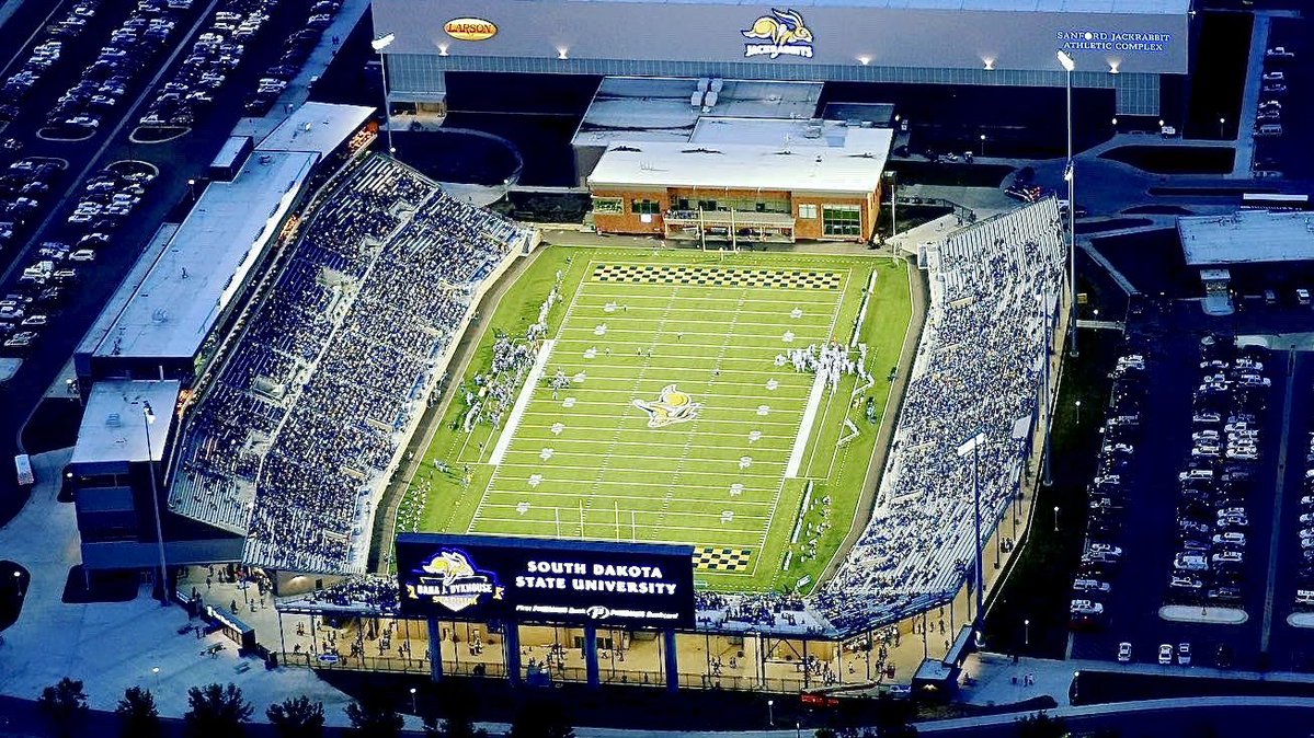 College Football Campus Tour tweet media