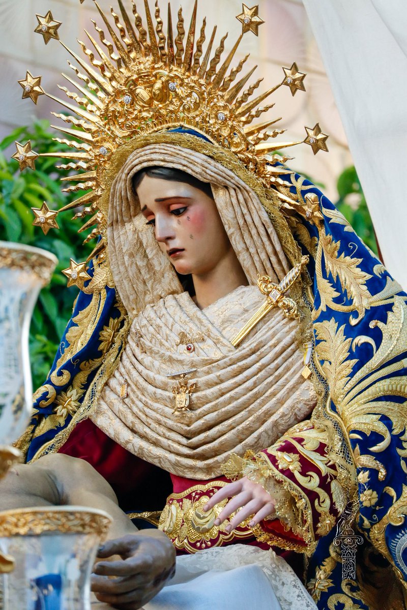 Hermandad del baratillo por rioja
<a href="/HdadBaratillo/">Hermandad del Baratillo</a> 
#miercolessanto