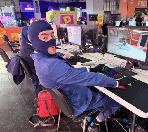 JS_Cosplays tweet media