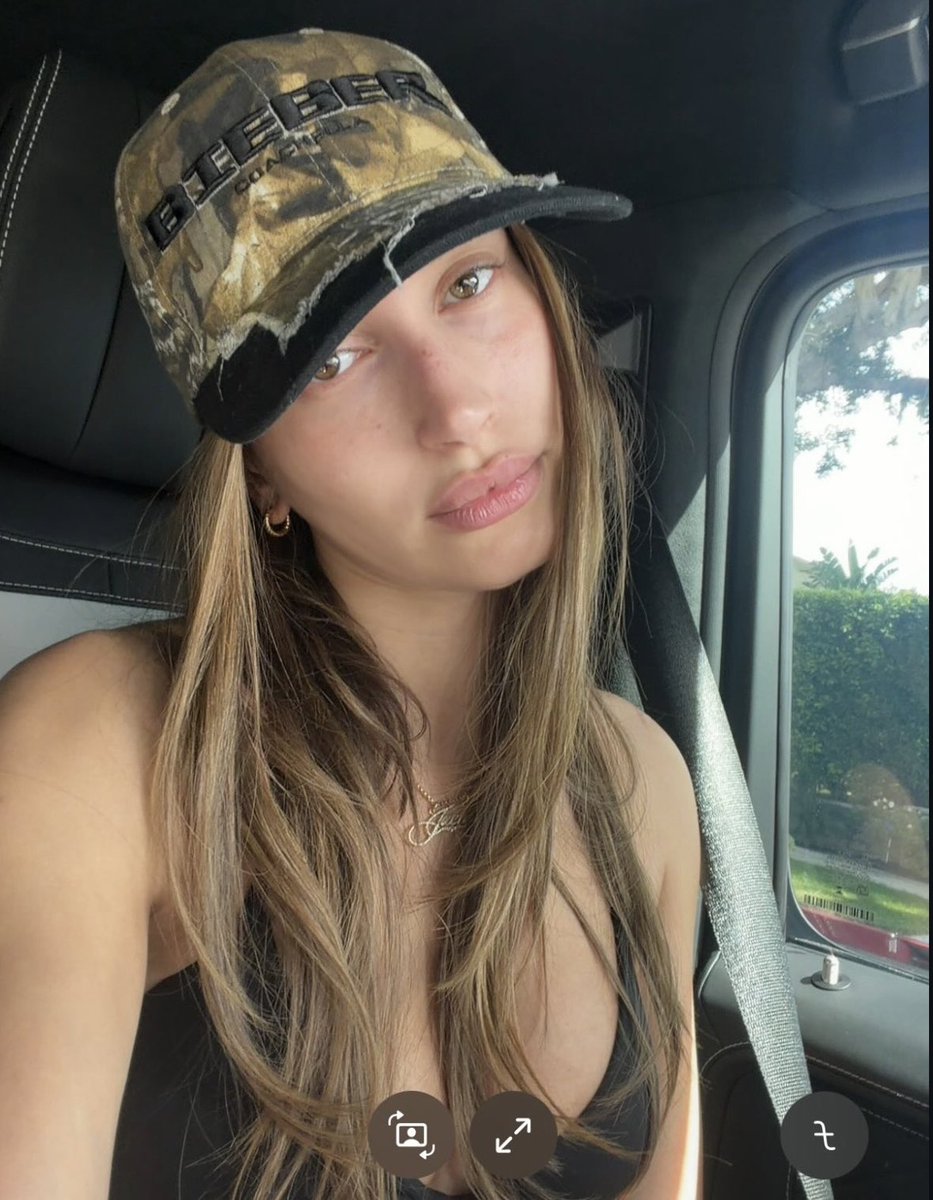 Justin Bieber Chile tweet media