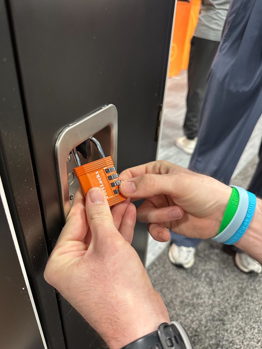 HudlHoops's tweet photo. .@WBCA1981, we're here. 🌵 🏀

Find us at booth #32+33 all week—come talk with our team and see what a modern program workflow actually looks like. Giveaways too. 🎁 https://t.co/DUFrsAQkiQ