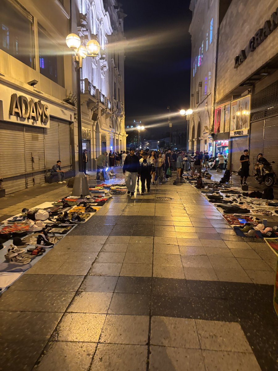 El Grillo bajo la lluvia tweet media