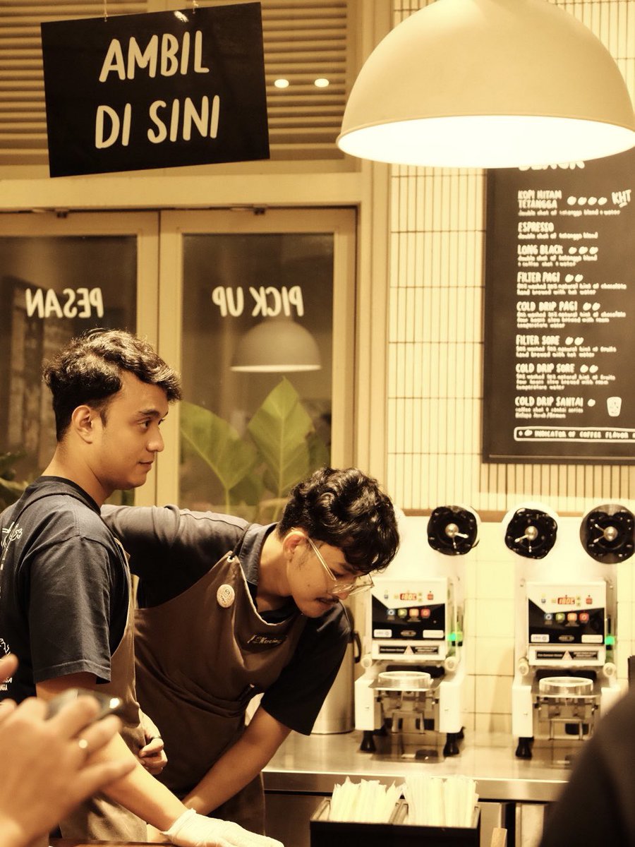 your name tweet media