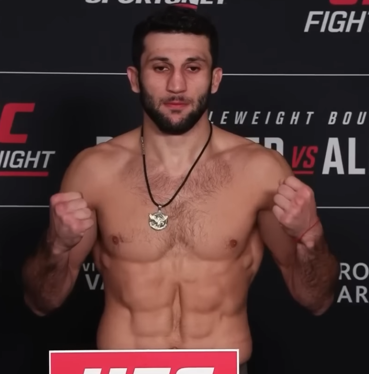 Narcocop's tweet image. ⚖️ UFC Vegas 115 Weigh In 🧵
Azamat Bekoev :  Clearly looked a bit drained last time out.  He needed the box and seemed to have much less energy last time.  This time, on the right looks much better and a different energy about him.