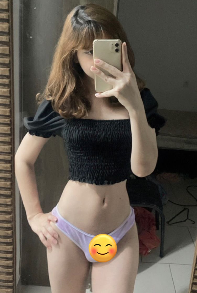 sonatavaress's tweet photo. calorzinho né? amo ficar de calcinha :3

#tgirl #femboy #ninfetinha #transgirl #PINTOAWARDSㅤㅤ https://t.co/nUwtBrkNE7