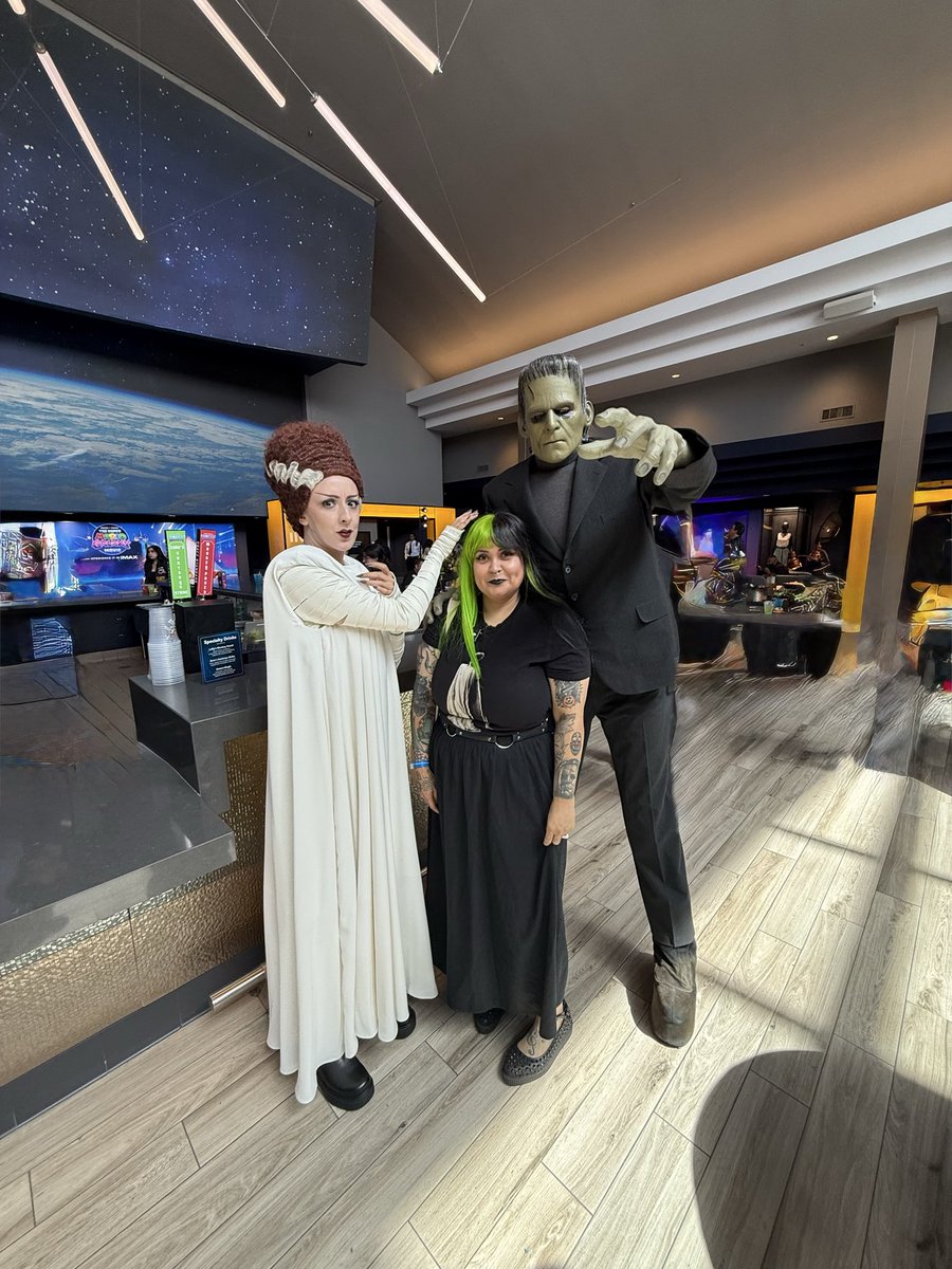 Halloween365Day's tweet photo. Scooby-Doo meets the Universal Monsters Fan Fest Preview #universalstudioshollywood https://t.co/rNrfsX8lnP