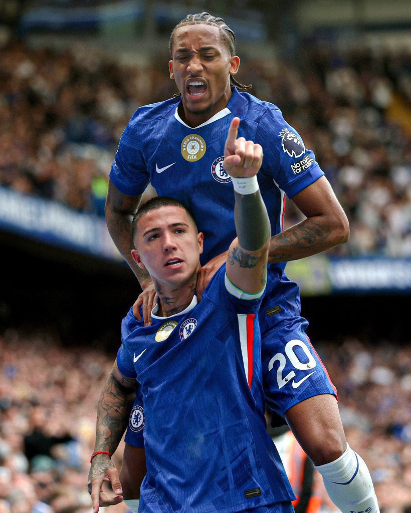 (CFC) OBEY tweet media