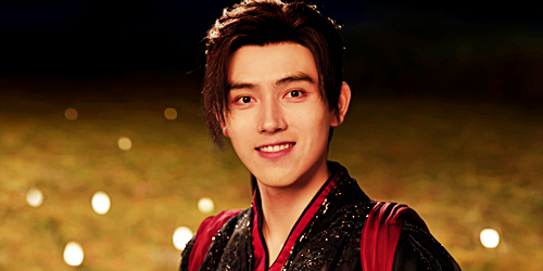 Can we talk about Duan Xu and how funny he is for a second?? About the fact that he smiles more than all other cdrama mls combined?? That even when he's in danger he looks like he's having the best time of his life?? No one is doing it like him #LoveBeyondTheGrave