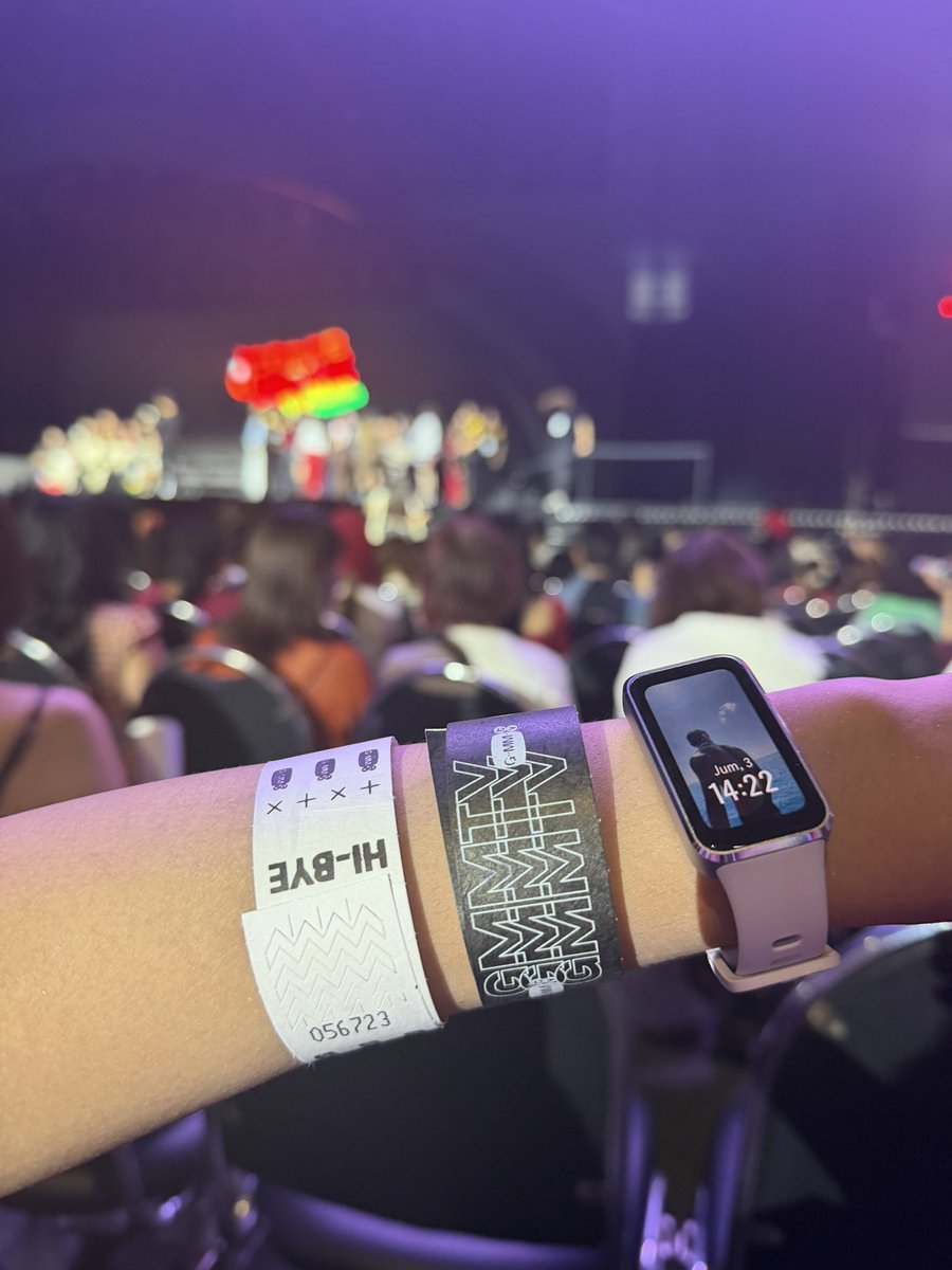 serlixia tweet media