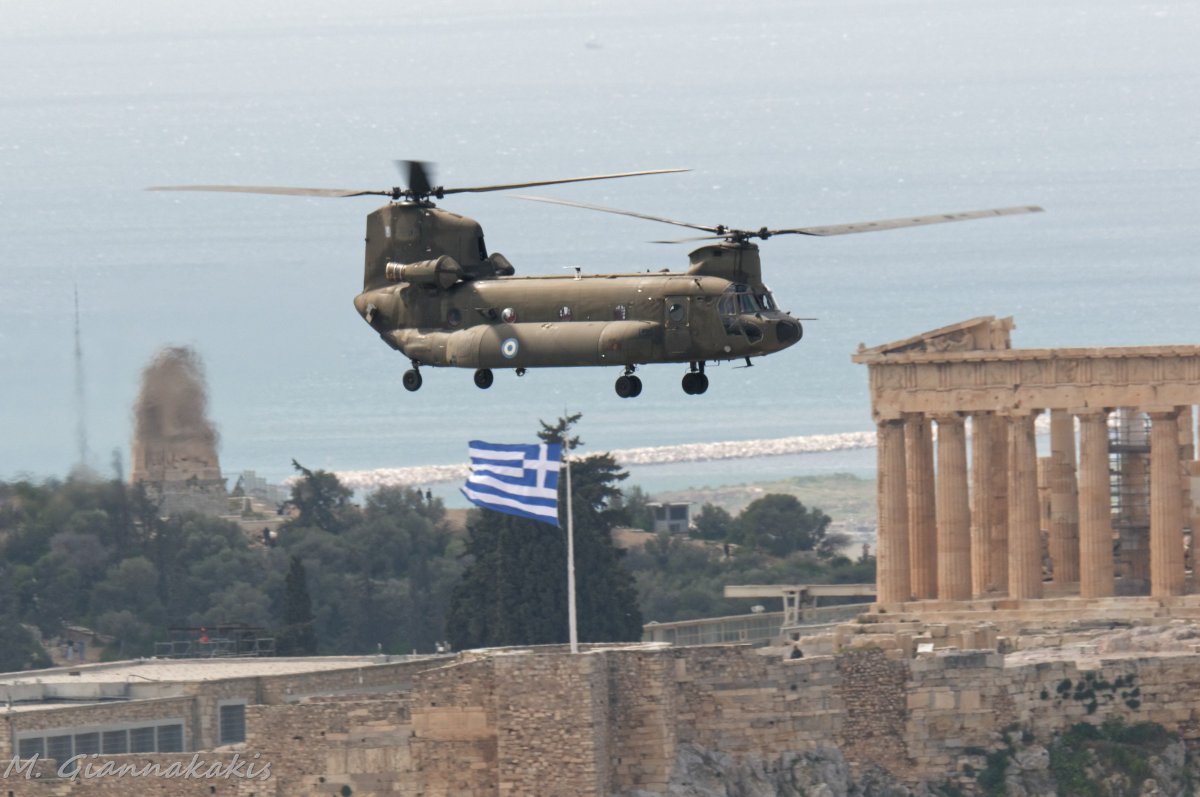 MyronGian's tweet photo. Το .... βαρύ ελικόπτερο της Αεροπορίας Στρατού
.
Hellenic Army Aviation's heavy helicopter
.
#25ηΜαρτίου #παρέλαση
#Σινούκ #ελικόπτερο #4ΤΕΑΣ #αεροπορίαστρατού #ΑΣ #Ακρόπολη #25thMarch #militaryparade #greekindipendenceday #CH47 #Chinook #ch47chinook #helicopter #4AAHB https://t.co/6BUTZT3rro