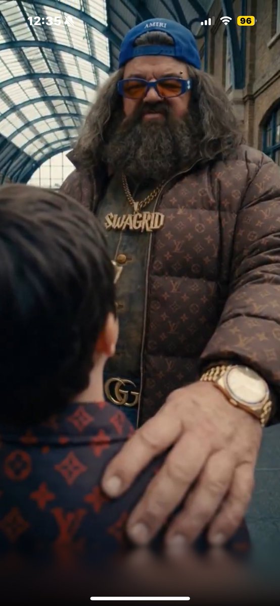 Ellowendeeowen's tweet photo. Estoy obsesionado con la versión “Drip” de harry potter, el nivel de los detalles es increíble, mi favorito sin duda es Don Dobbiano. https://t.co/qkG23pb58a