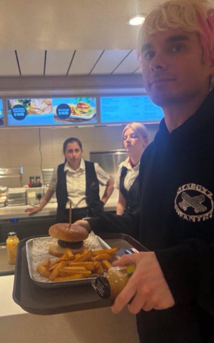 now when someone says nothing burger i'm gonna imagine this