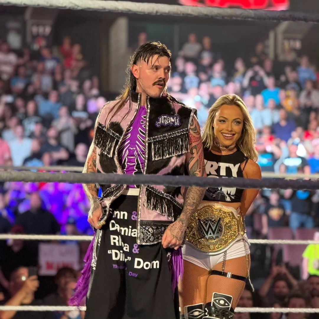 LIVinXElayna tweet media